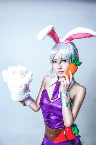 Battle bunny Riven Anime North 2013  Cosplay league of legends, Anime  north, Cosplay